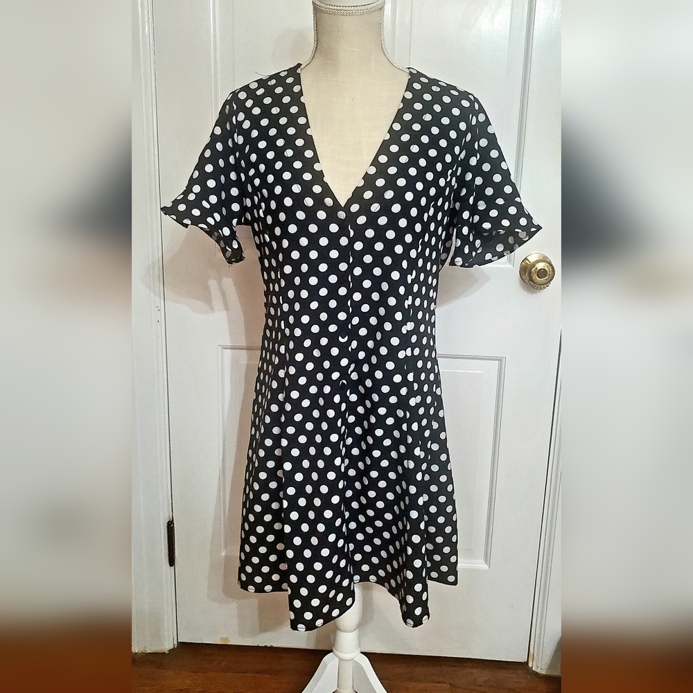 Black/white dress